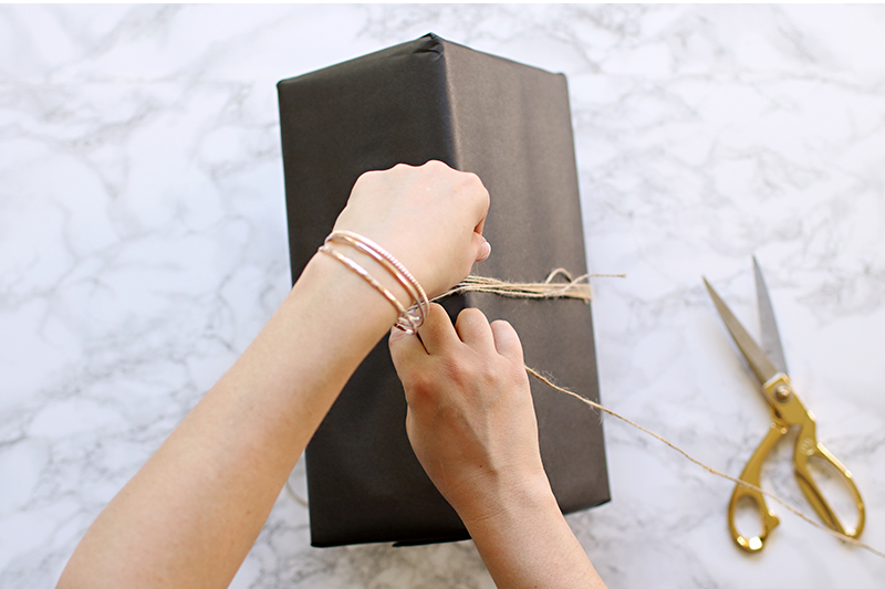 DIY Holiday Gift Wrap Inspiration | KaraLayneAndCo.com #DIY #Holiday #GiftWrap #Packaging