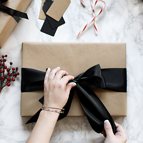 DIY Holiday Gift Wrap Inspiration | KaraLayneAndCo.com #DIY #Holiday #GiftWrap #Packaging