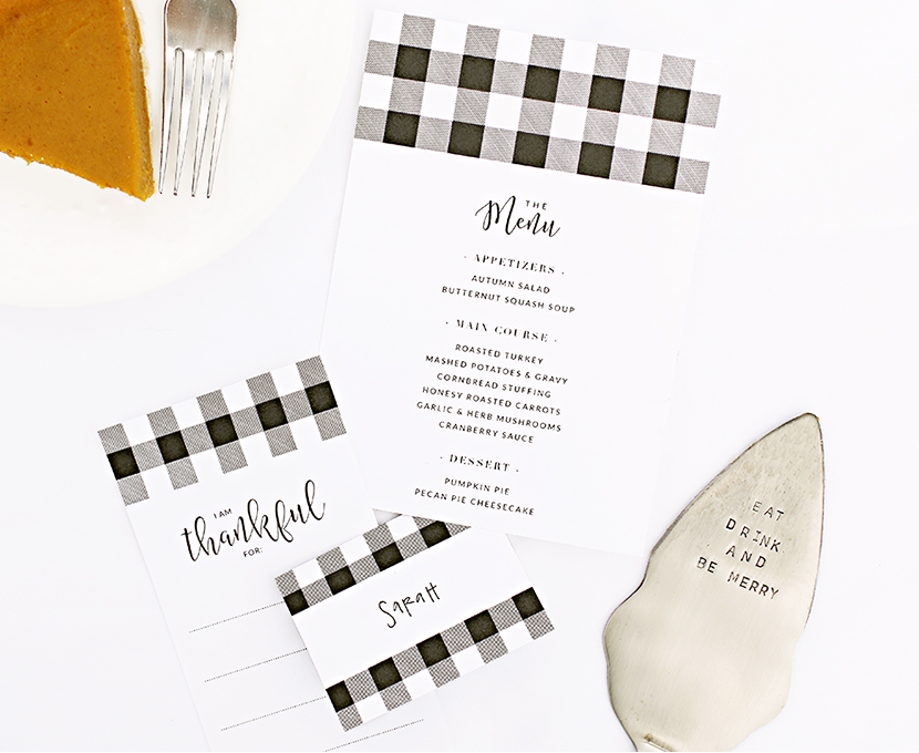 Free Thanksgiving printables for 2017 from Kara Layne and Co. A gorgeous black and white buffalo check and the free download includes menu card, thankful list and place cards #Thanksgiving #FreePrintable #Tablescape
