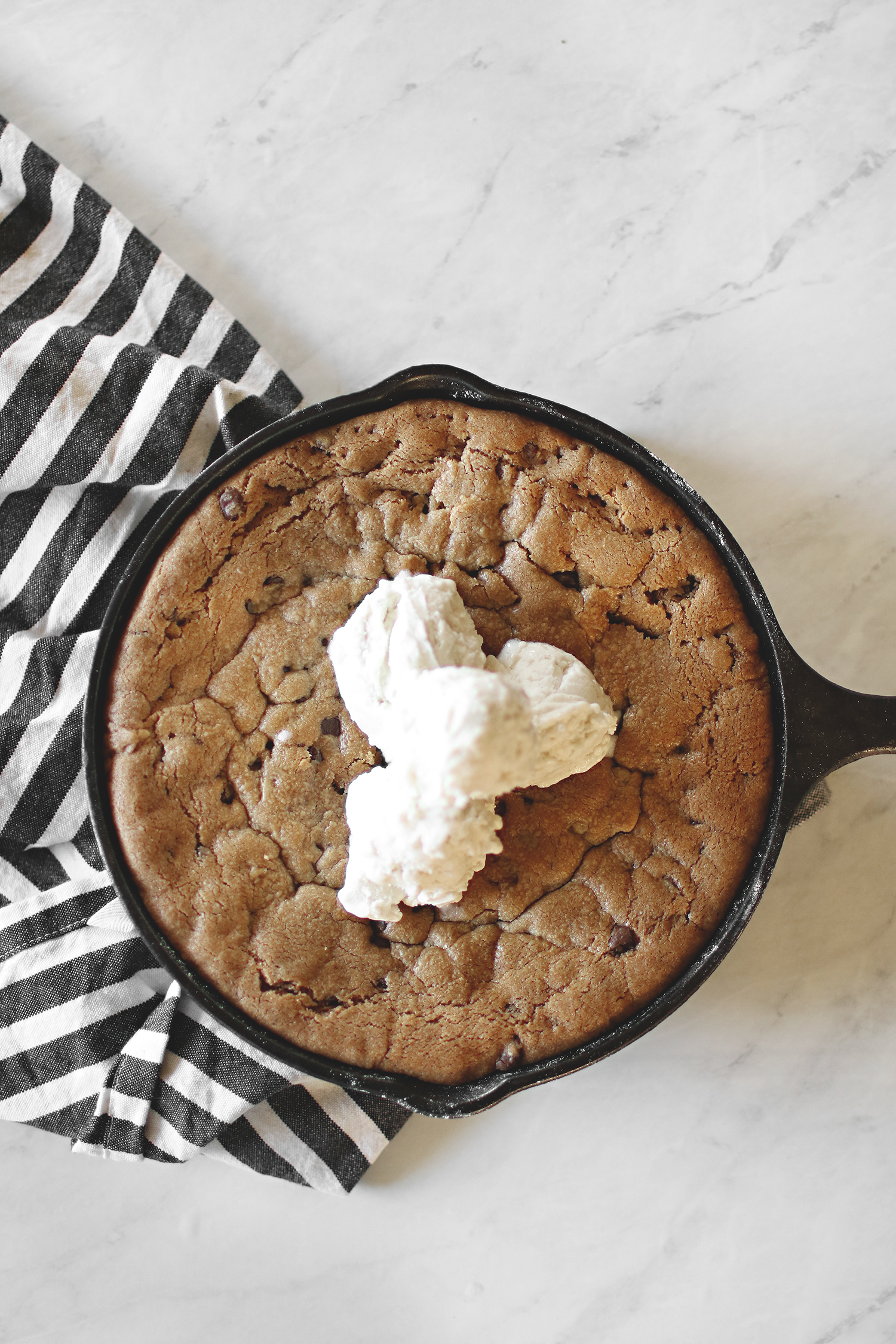 A dessert called Pazookie. An easy family recipe and one that is sure to become everyone's favorite! Catch the recipe over at Haus of Layne #Recipe #Dessert