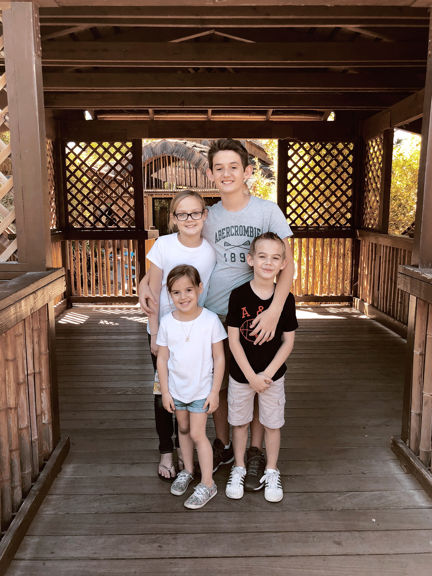 A day at the Phoenix Zoo with the fam. The perfect weekend weather here in the valley and just in time to enjoy this kind of outing before the temperatures rise. Catch a peek into our time over on Haus of Layne! #Zoo #Phoenix #Arizona #FamilyActivityIdeas #WeekendVibe #MomBlogger