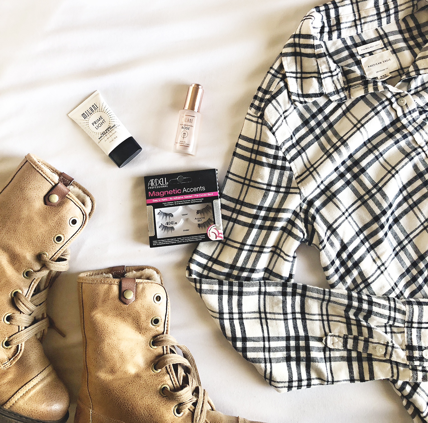 Sharing my latest finds and obsessions for the month of March! From the softest plaid button down to new drugstore makeup finds... you are going to love them! #Milani #MilaniMakeup #Americanagle #Roxy #Boots #ArdellMagneticAccents #FashionFinds #StyleFinds