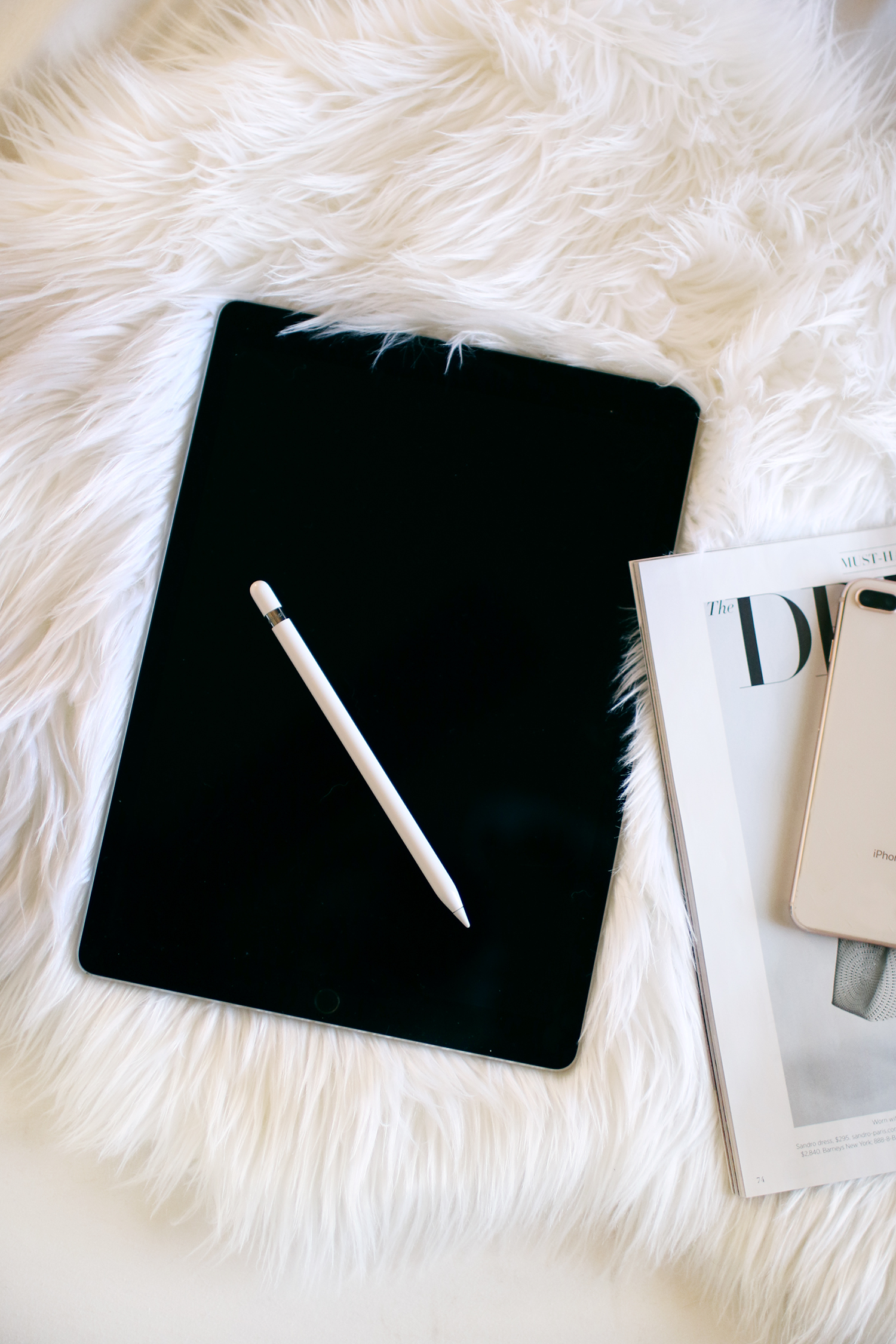 Another round of my latest finds and obsessions for the month of April and this time I am sharing all about my review of the iPad Pro and the accessories I found to be the perfect fit. Catch it all over on Haus of Layne! #iPadProReview #ApplePencil #Apple #TechReview