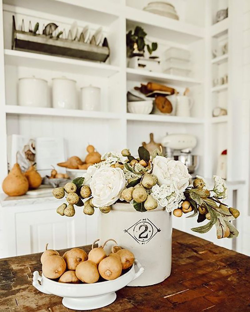 Fall decor inspiration and favorite finds. Feeling so inspired to fill our home with the warm and cozy ambiance of the upcoming season. Check out what I have found to help get the job done! It's all on Haus of Layne #FallDecor #FalLDecorInspiration #FallDecorIdeas #Autumn #FallSeason #FallStyle #FallColors