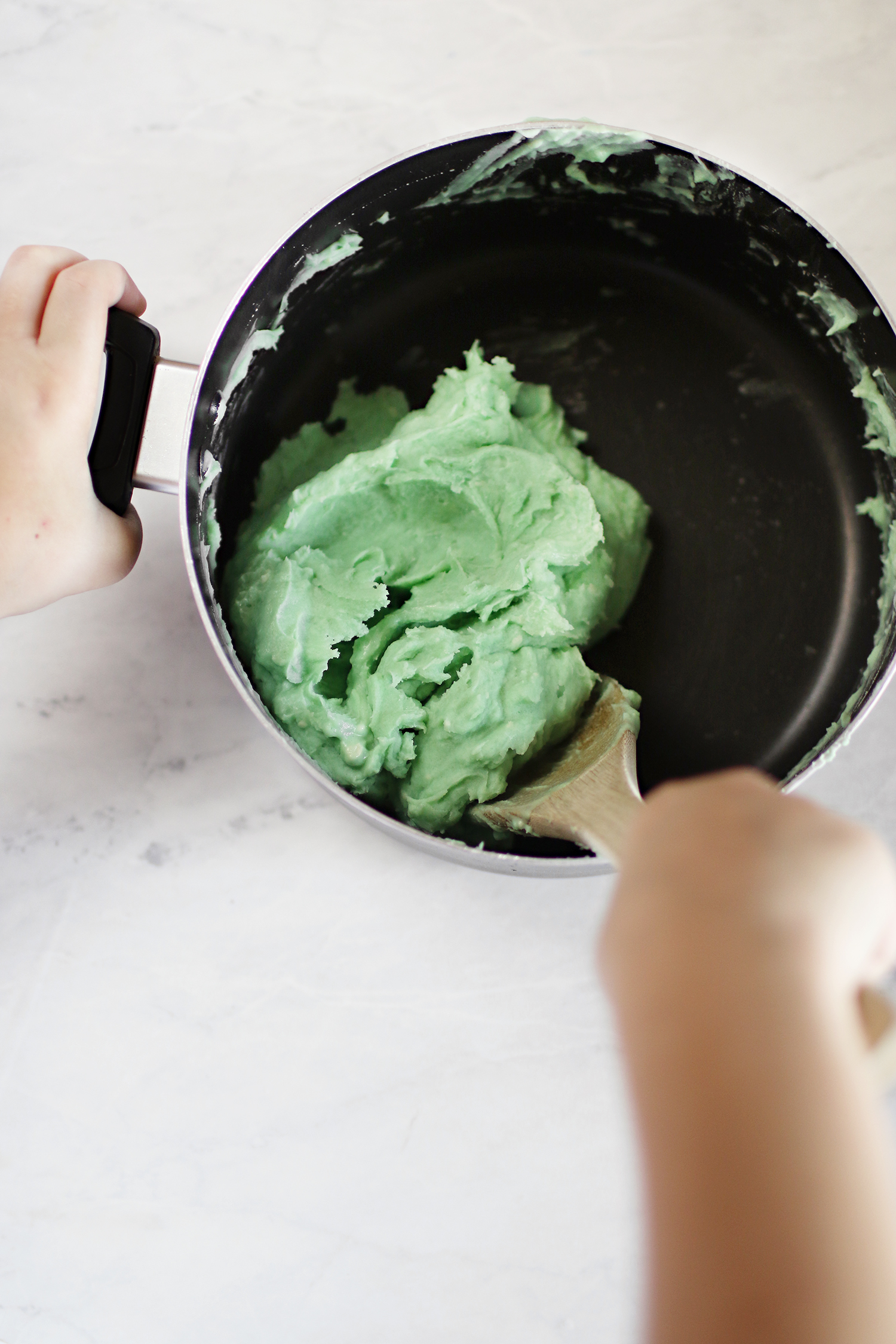 Homemade playdough for the kids! An easy and quick recipe for clean, non toxic playdough. Catch it now on Haus of Layne! #DIYPlaydough #HomemadePlaydough #CleanLiving #ToxicFree #ToxicFreePlaydough #EasyPlaydoughRecipe