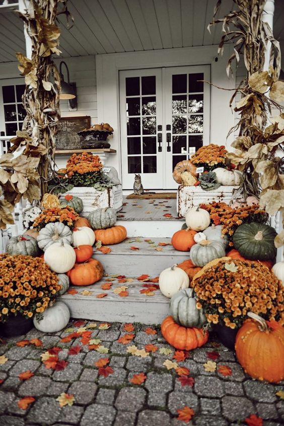 My favorite home decor finds for fall this season. Catch the beautiful inspiration and finds over on KaraLayne.com! #FallDecorIdeas #FallDecorInspiration #FallDecor #ModernFarmhouse 