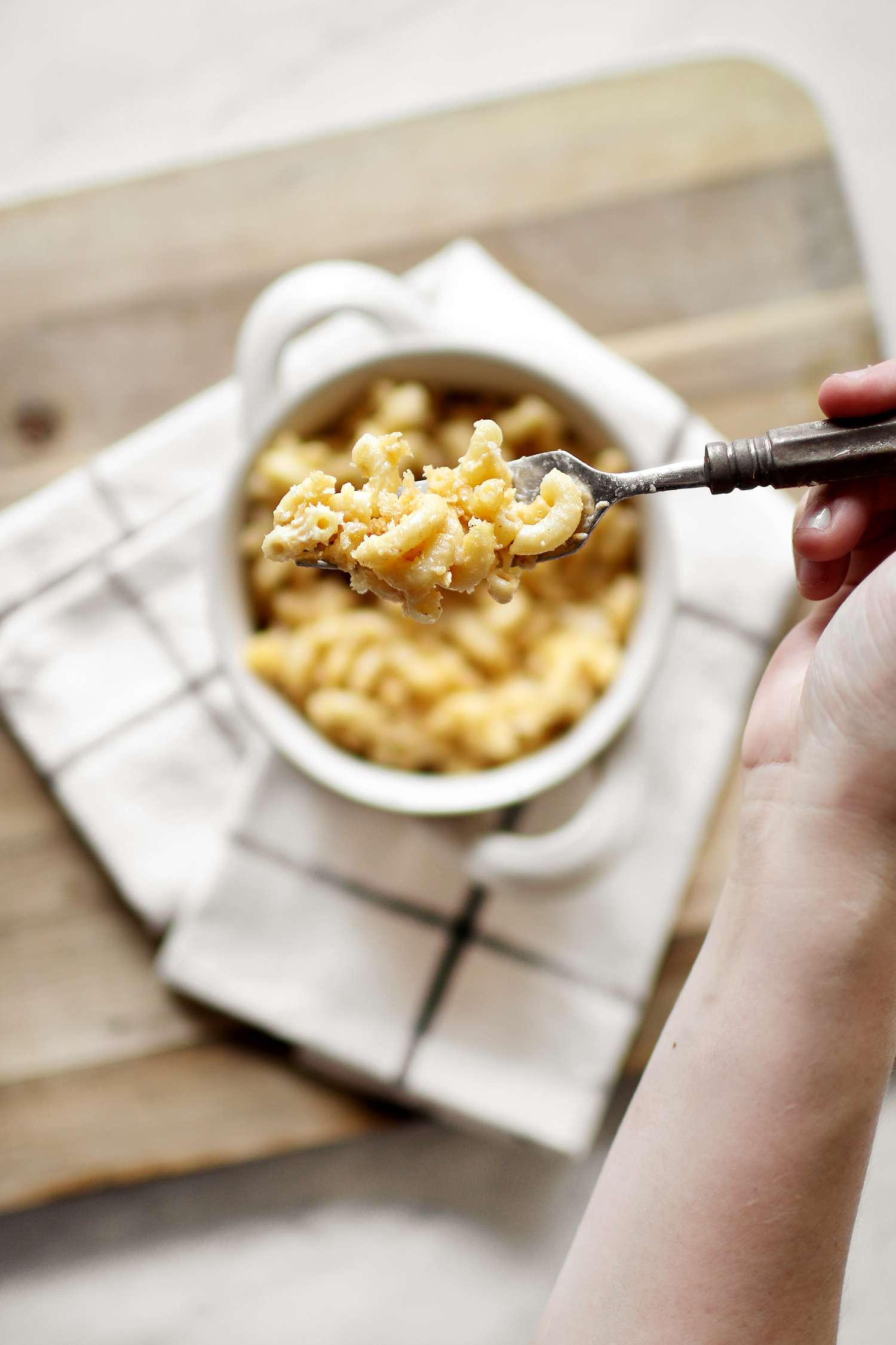 The best Chipotle Macaroni and Cheese recipe. The perfect amount of smoky flavor for the adults to enjoy and just the right amount of cheesiness for the kids to as for seconds. Catch the recipe over on KaraLayne.com!