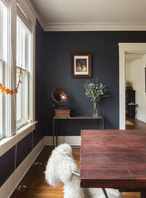 Dark walls seem to be a growing trend and I am here for it! I am sharing my favorite looks and home designs that help in creating a cozy atmosphere with dark walls. Get inspired over on KaraLayne.com!