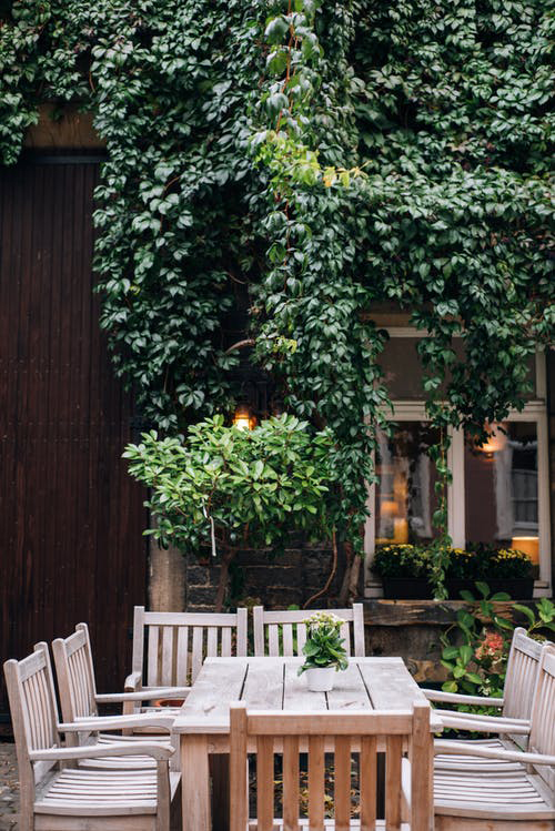 Simple and beautiful approaches to outdoor spaces and ones that have me drooling. Get inspired to refresh your space to enjoy for the coming months! Catch all of the ideas over on KaraLayne.com now.