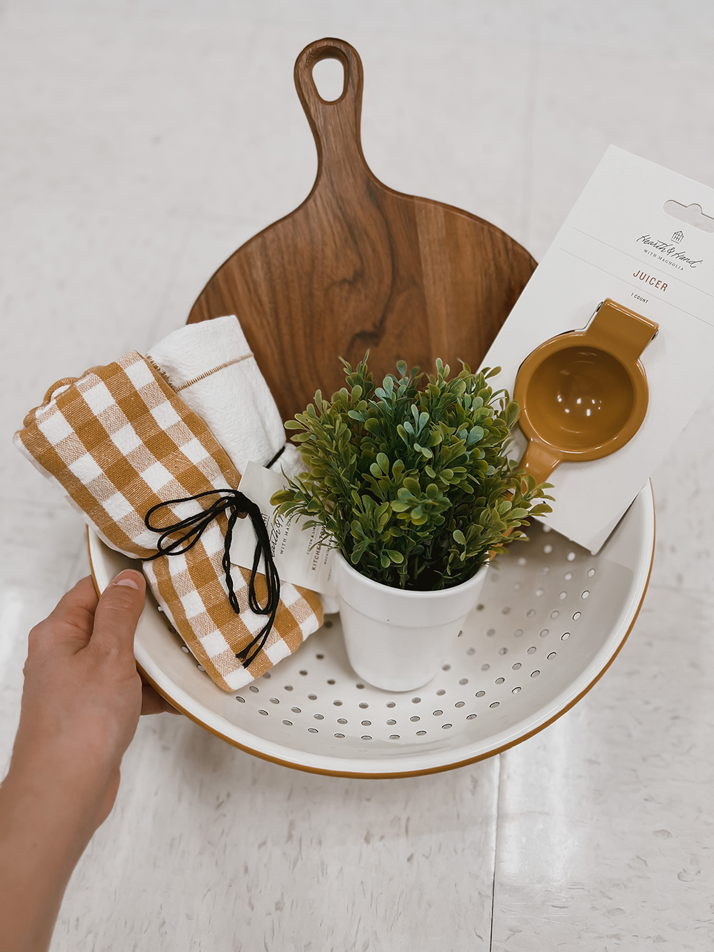 Needing a last-minute gift idea for Mother's Day? I am sharing my favorite hack for simple yet thoughtful gift giving at the last minute. Come see what I pulled together in one simple Target shopping trip over on KaraLayne.com!