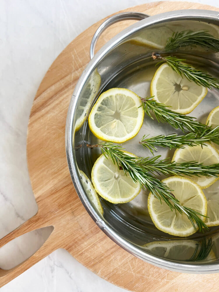 Fresh lemons, rosemary, and a touch of vanilla - this simmer pot recipe is one the Williams Sonoma signature. A few simple ingredients that will make your entire home smell so divine as well as inviting. Sharing all about it over on KaraLayne.com!