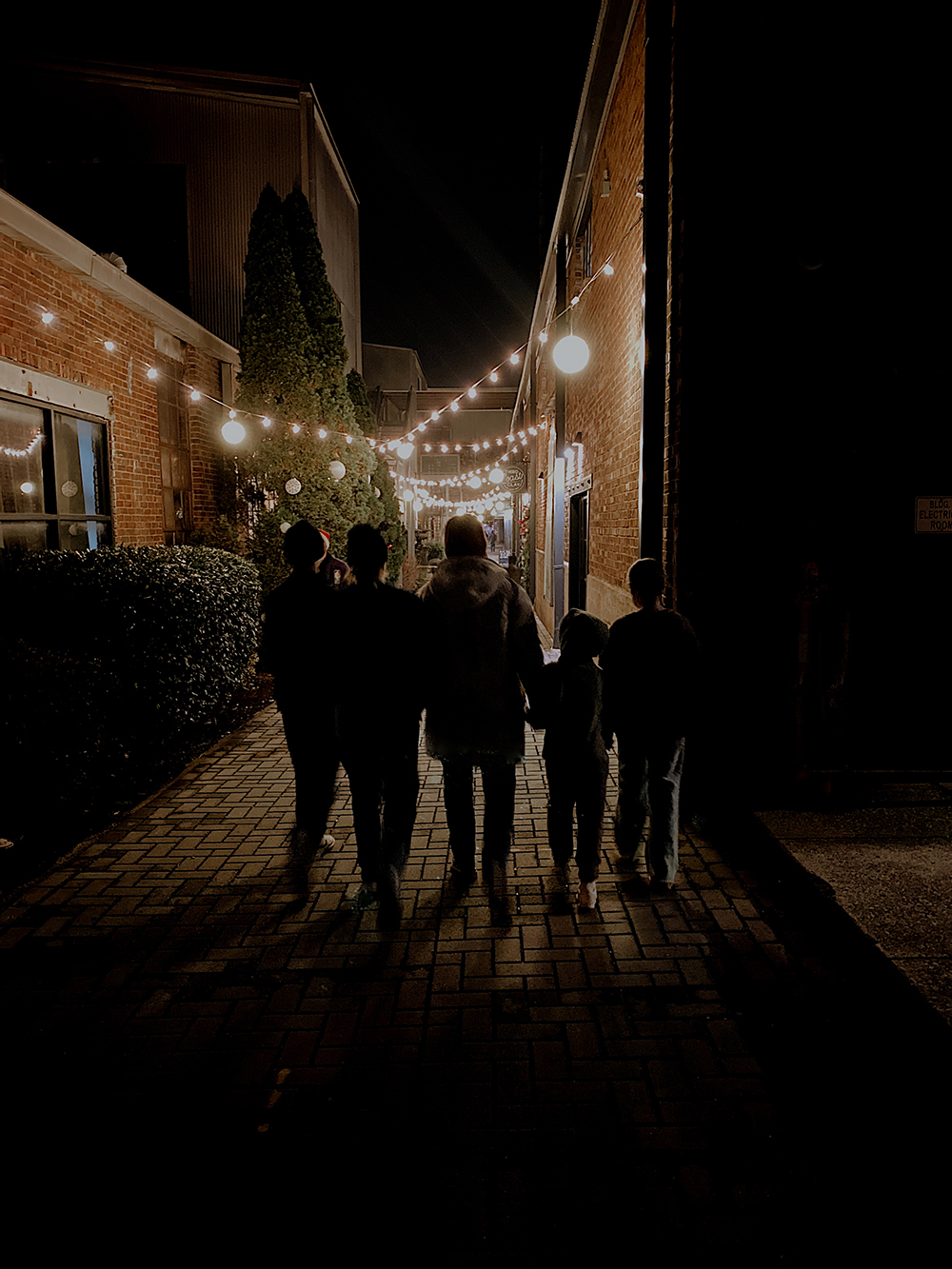 This holiday feels different — and I finally understand why. Older kids, fuller schedules, and that quiet realization that you’re living inside something you’ll miss. If motherhood has felt a little heavier (and sweeter) this season, you’re not alone.